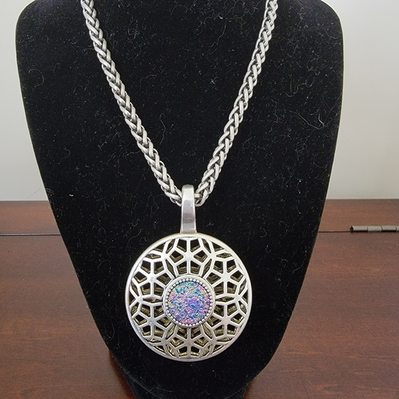 Premier Second Act pendant with necklaces - Picture 2 of 8